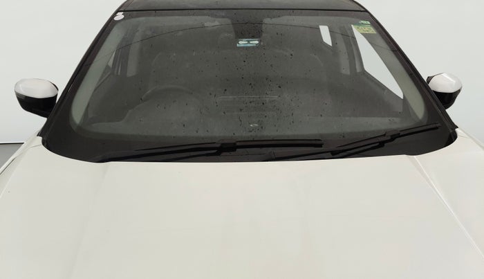 2020 Tata Harrier XZA PLUS 2.0L, Diesel, Automatic, 96,136 km, Front Windshield