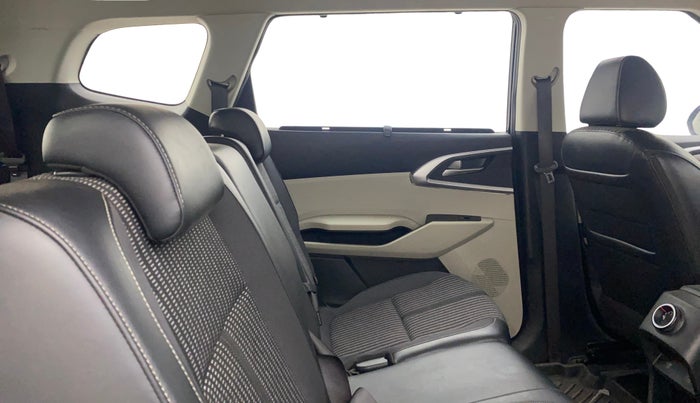 2022 KIA CARENS PRESTIGE PLUS 1.4 PETROL 7 STR, Petrol, Manual, 37,844 km, Right Side Rear Door Cabin