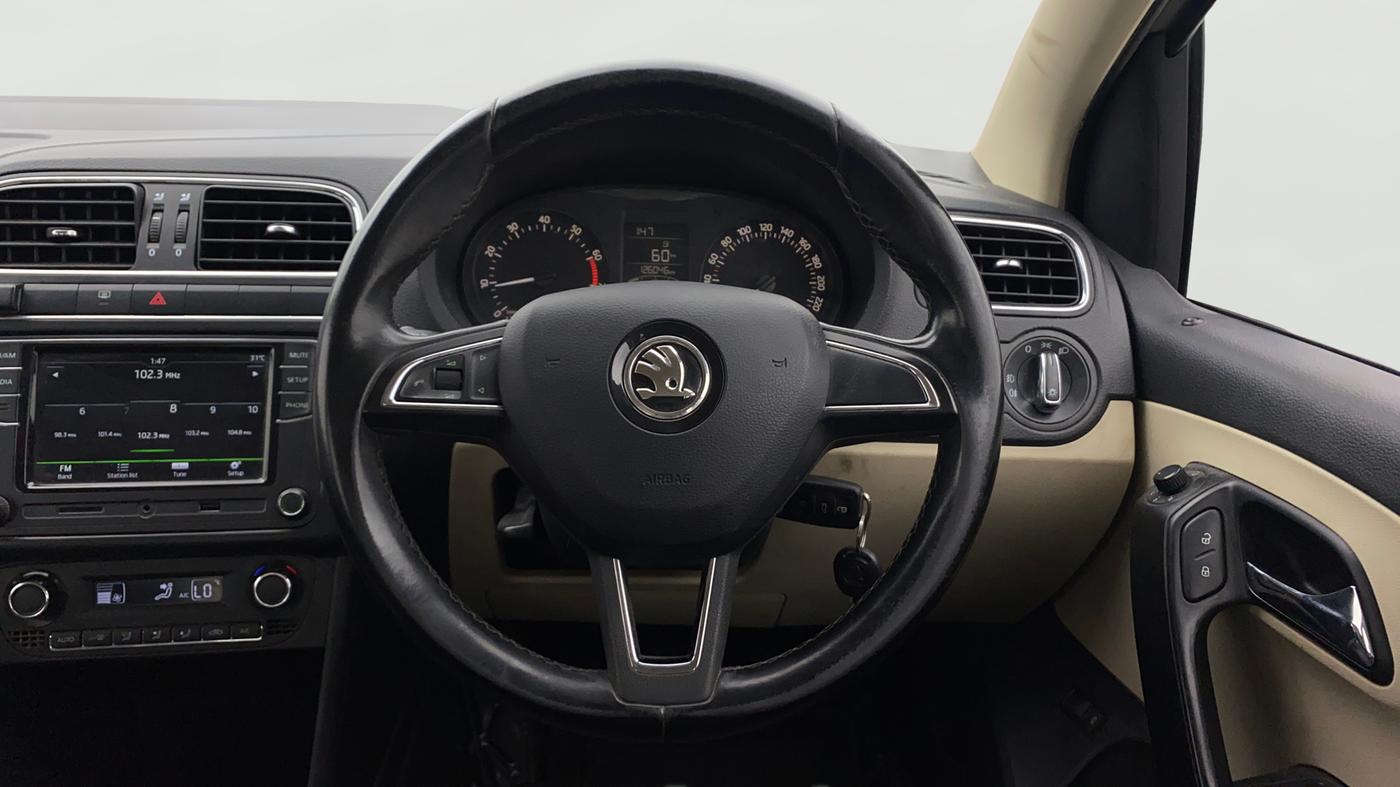 2017 Skoda Rapid STYLE 1.6 MPI, Petrol, Manual, 1,26,311 km, Steering Wheel Close Up