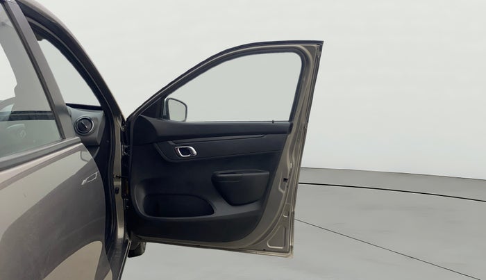 2018 Renault Kwid RXT 1.0 AMT, Petrol, Automatic, 22,451 km, RHS Front Door