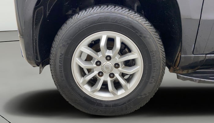 2017 Mahindra TUV300 T8 AMT, Diesel, Automatic, 95,597 km, Left Front Wheel