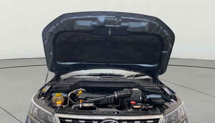 2021 Mahindra XUV300 W8 (O) 1.2 PETROL, Petrol, Manual, 33,153 km, Open Bonet