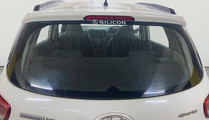 2017 Hyundai Grand i10 SPORTZ (O) AT 1.2 KAPPA VTVT, Petrol, Automatic, 39,461 km, Rear Windshield