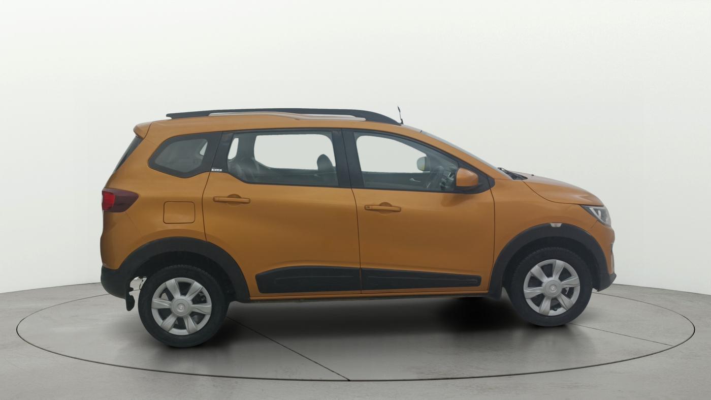 2021 Renault TRIBER RXZ, Petrol, Manual, 61,170 km, Right Side View