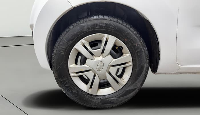 2017 Datsun Redi Go T(O) 1.0, CNG, Manual, 67,784 km, Left Front Wheel