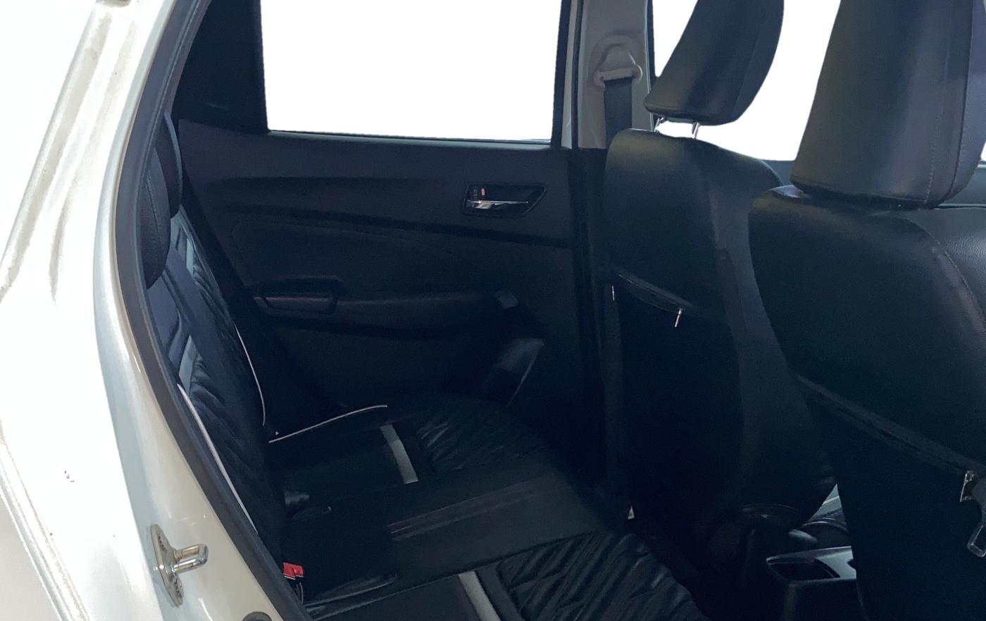 2020 Maruti Swift ZXI AMT, Petrol, Automatic, 33,817 km, Right Side Rear Door Cabin