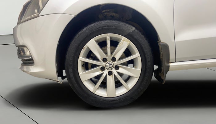 2017 Volkswagen Polo HIGHLINE1.2L, Petrol, Manual, 40,889 km, Left Front Wheel