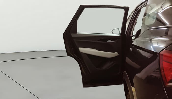 2022 MG HECTOR PLUS SUPER 1.5 PETROL TURBO HYBRID MT 7-STR, Petrol, Manual, 20,862 km, LHS Rear Door