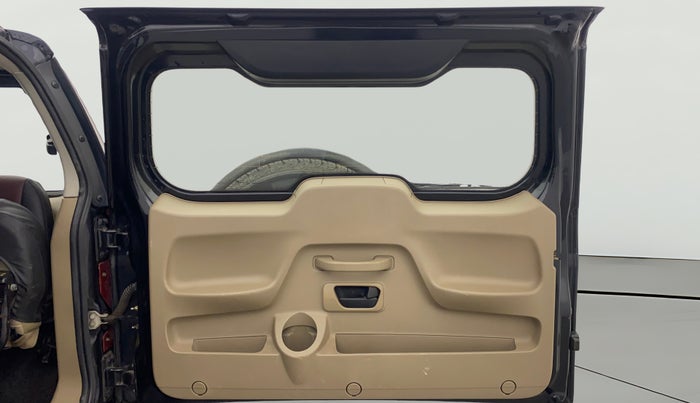 2017 Mahindra TUV300 T8 AMT, Diesel, Automatic, 95,597 km, Boot Door Open