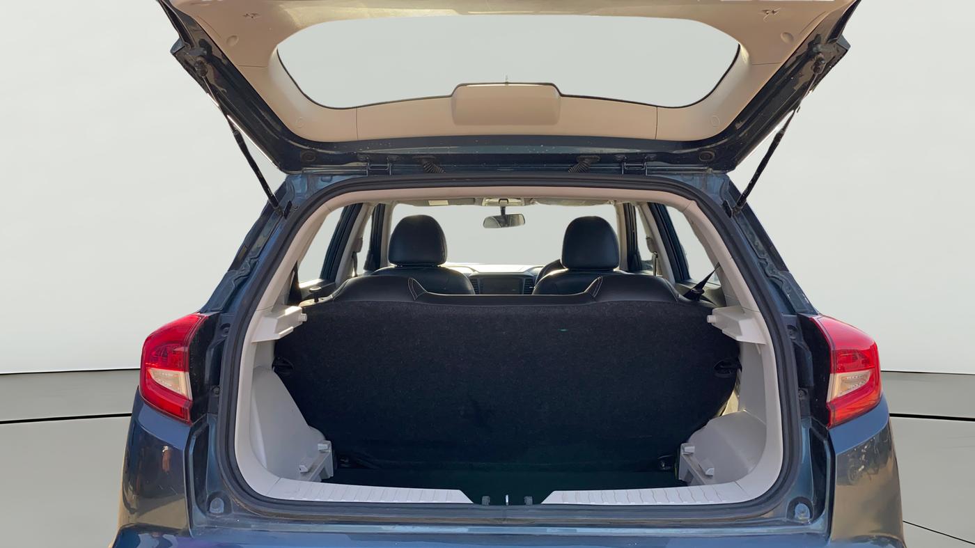 2023 Mahindra XUV300 W6 1.2 PETROL AMT, Petrol, Automatic, 43,246 km, Boot Open Zoomed View