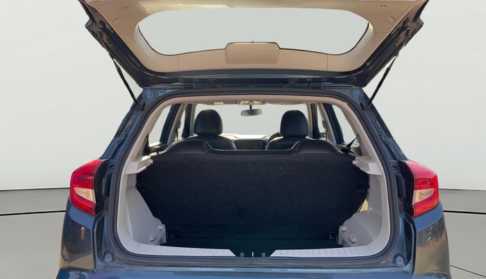 2023 Mahindra XUV300 W6 1.2 PETROL AMT, Petrol, Automatic, 43,246 km, Boot Open Zoomed View