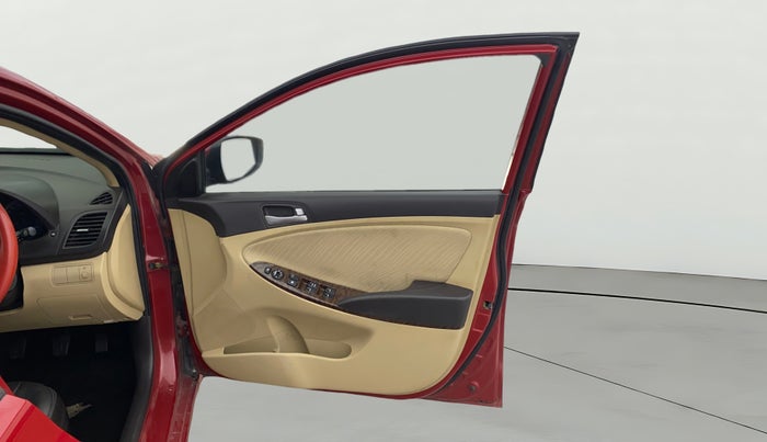 2015 Hyundai Verna FLUIDIC 4S 1.6 VTVT S, Petrol, Manual, 38,304 km, RHS Front Door