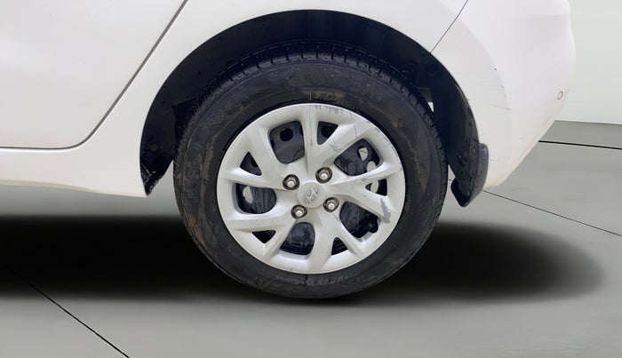 2017 Hyundai Grand i10 SPORTZ 1.2 KAPPA VTVT, Petrol, Manual, 20,125 km, Left Rear Wheel