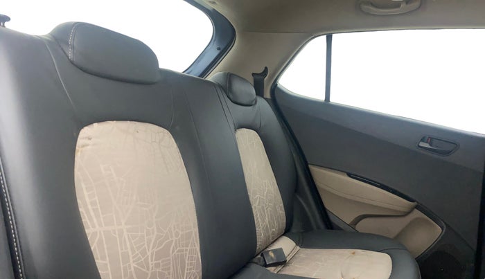 2013 Hyundai Grand i10 MAGNA 1.2 KAPPA VTVT, CNG, Manual, 1,27,403 km, Right Side Rear Door Cabin