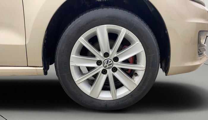 2015 Volkswagen Vento HIGHLINE 1.5 AT, Diesel, Automatic, 70,376 km, Right Front Wheel