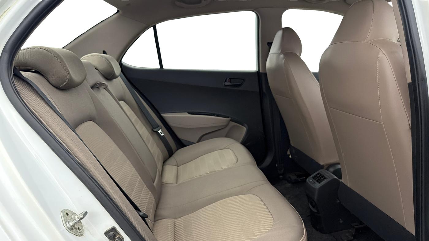 2019 Hyundai Xcent S 1.2, Petrol, Manual, 55,582 km, Right Side Rear Door Cabin