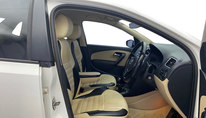 2017 Volkswagen Ameo HIGHLINE1.2L, Petrol, Manual, 1,02,380 km, Right Side Front Door Cabin