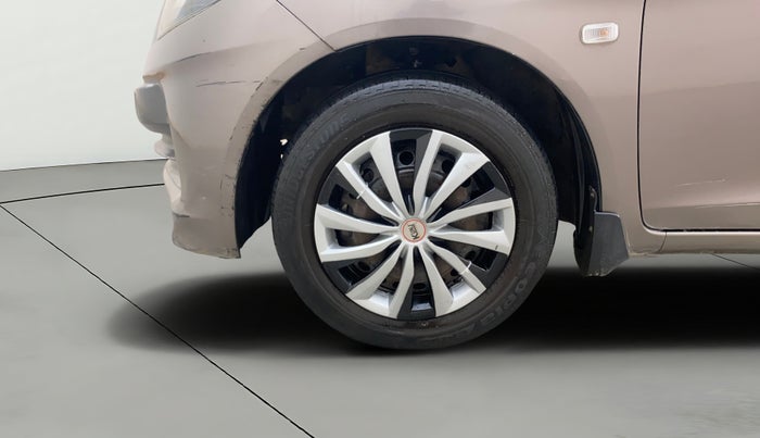 2013 Honda Brio S MT, Petrol, Manual, 1,11,190 km, Left Front Wheel