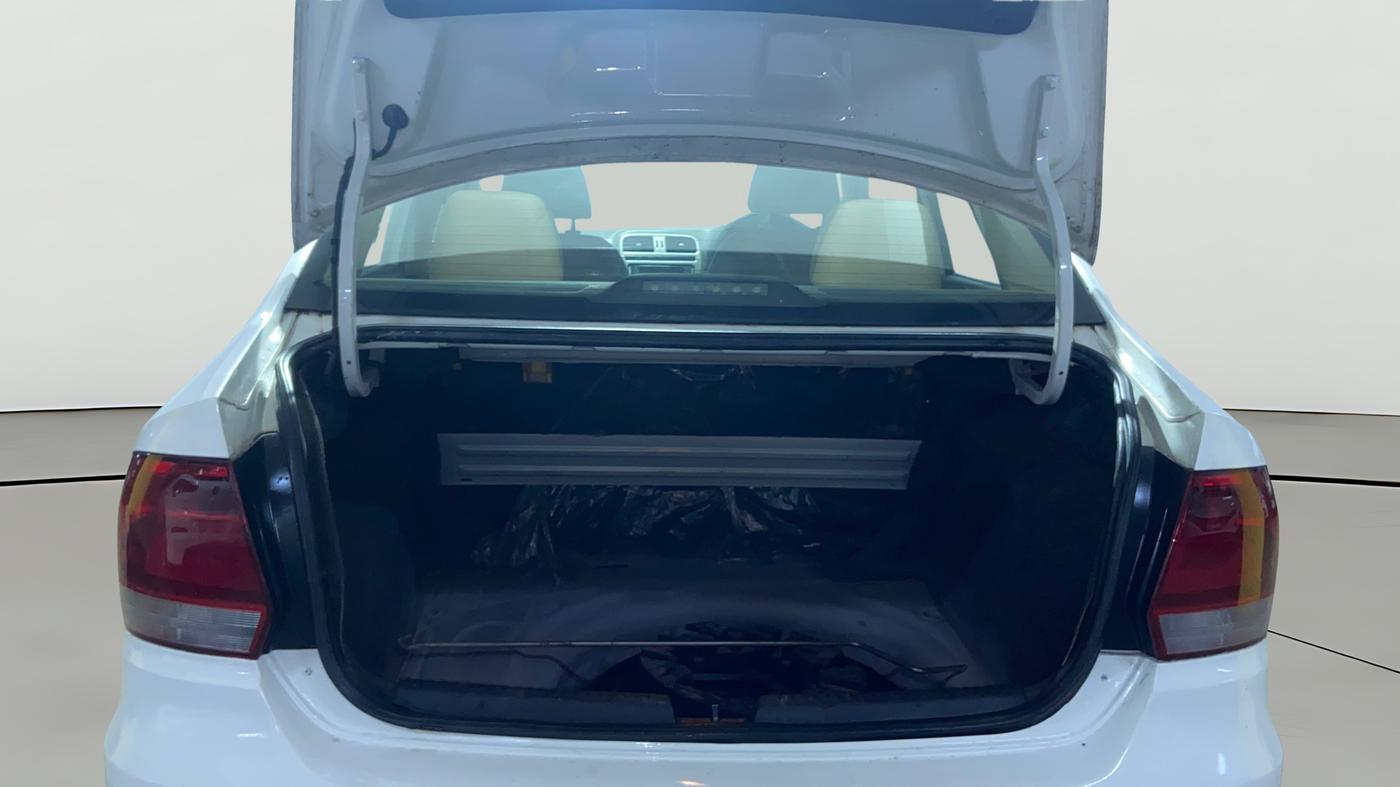 2016 Volkswagen Vento HIGHLINE 1.5 AT, Diesel, Automatic, 1,88,179 km, Boot Open Zoomed View