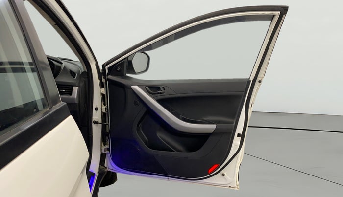 2023 Tata NEXON XE PETROL, Petrol, Manual, 23,059 km, RHS Front Door