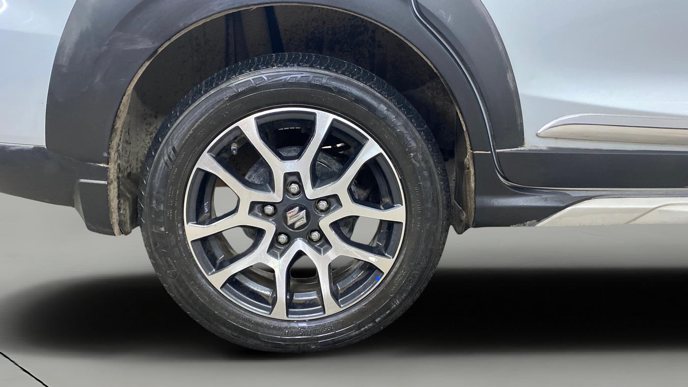2023 Maruti XL6 ZETA CNG, CNG, Manual, 64,935 km, Right Rear Wheel