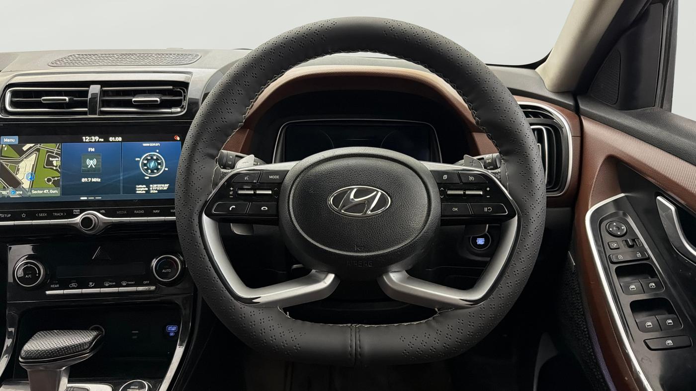 2022 Hyundai ALCAZAR PLATINUM(O) 6STR 1.5 AT, Diesel, Automatic, 1,15,752 km, Steering Wheel Close Up