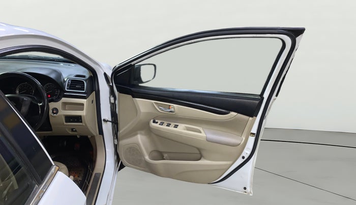 2017 Maruti Ciaz ZXI+, Petrol, Manual, 89,139 km, RHS Front Door