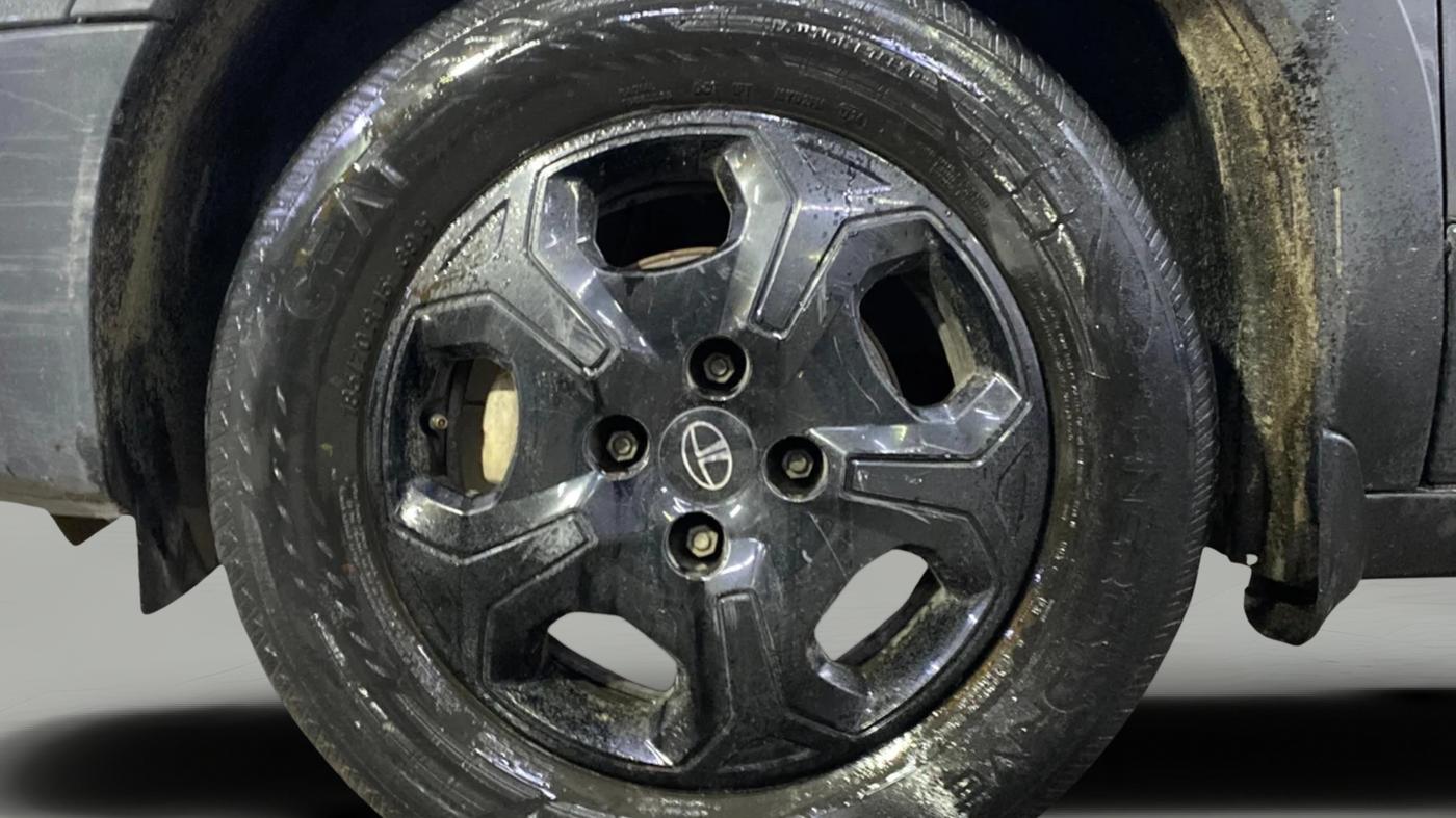 2024 Tata PUNCH ACCOMPLISHED MT CNG, CNG, Manual, 56,506 km, Left Front Wheel