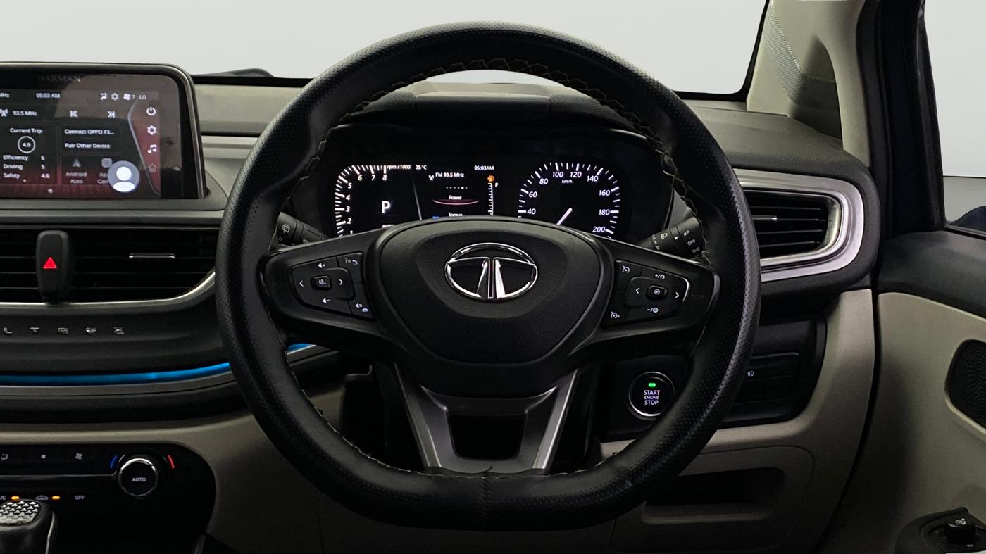 2022 Tata ALTROZ XZA, Petrol, Automatic, 28,812 km, Steering Wheel Close Up
