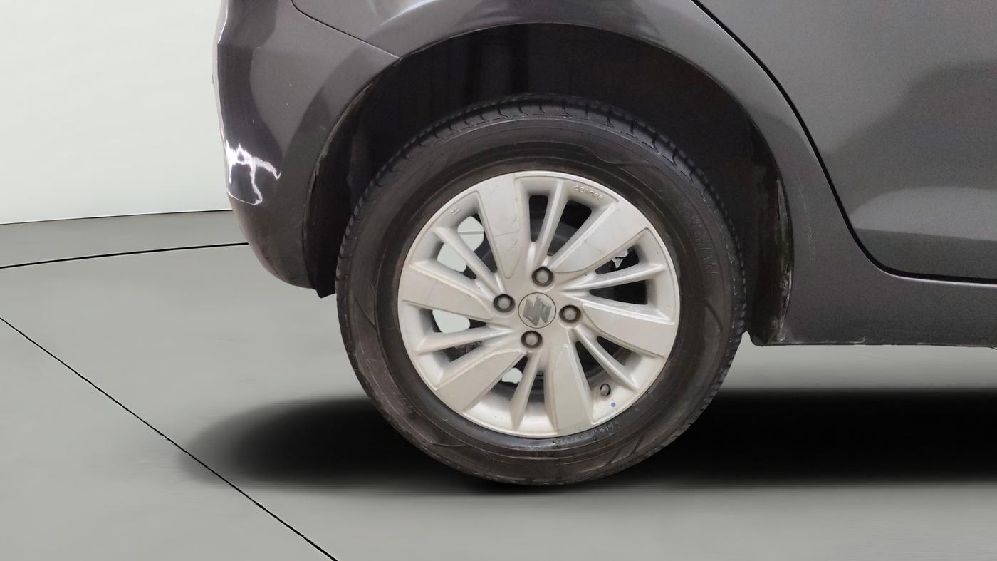2016 Maruti Swift ZXI, Petrol, Manual, 61,365 km, Right Rear Wheel