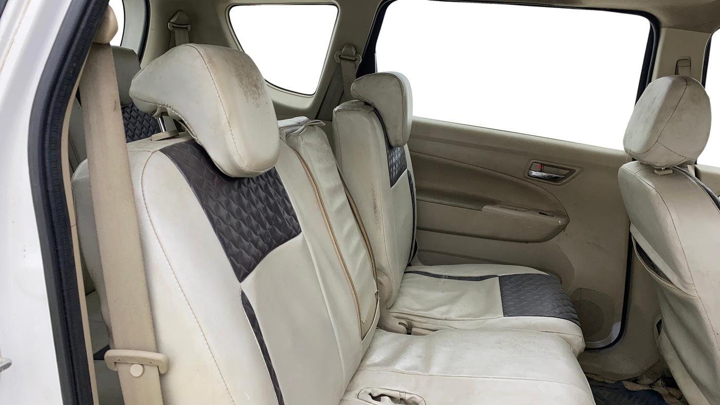 2016 Maruti Ertiga VXI, CNG, Manual, 44,162 km, Right Side Rear Door Cabin