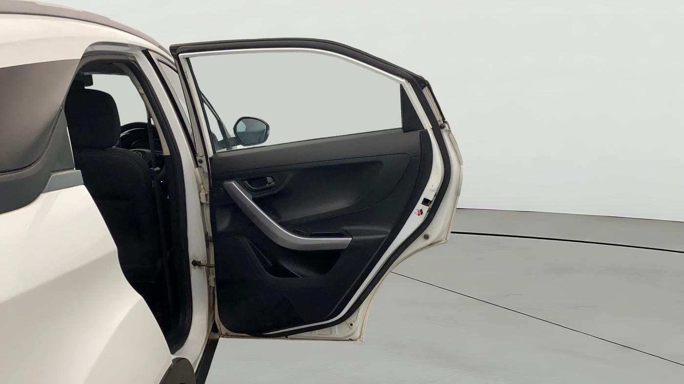 2022 Tata NEXON XM SUNROOF DIESEL, Diesel, Manual, 65,739 km, RHS Rear Door