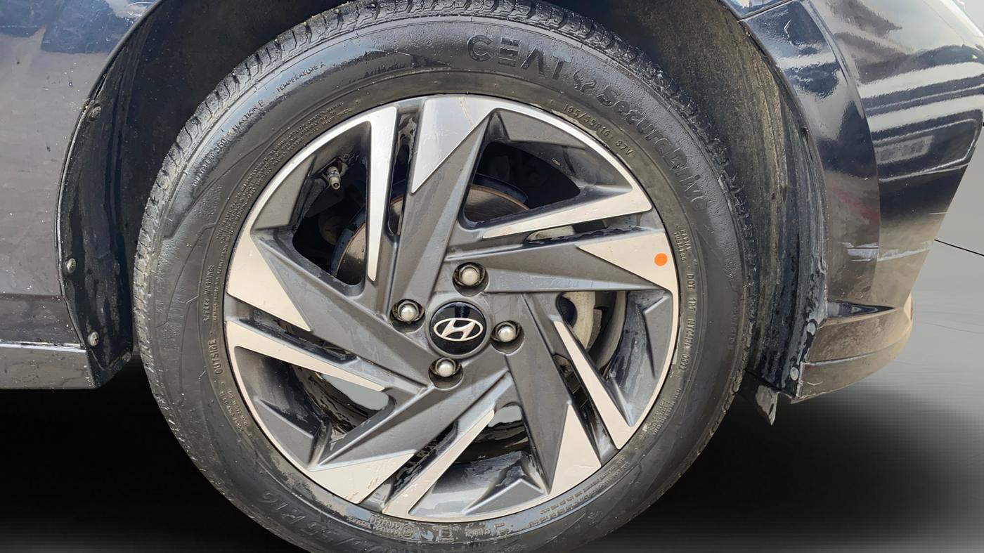 2022 Hyundai NEW I20 ASTA (O) 1.2 MT, Petrol, Manual, 41,886 km, Right Front Wheel
