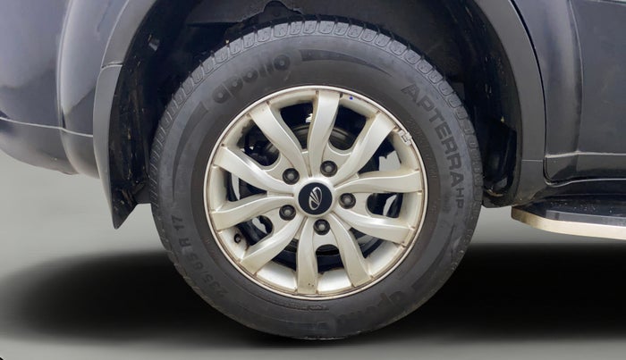 2015 Mahindra XUV500 W10, Diesel, Manual, 50,127 km, Right Rear Wheel