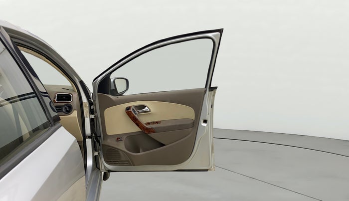 2015 Skoda Rapid AMBITION 1.6 MPI MT, Petrol, Manual, 86,889 km, RHS Front Door