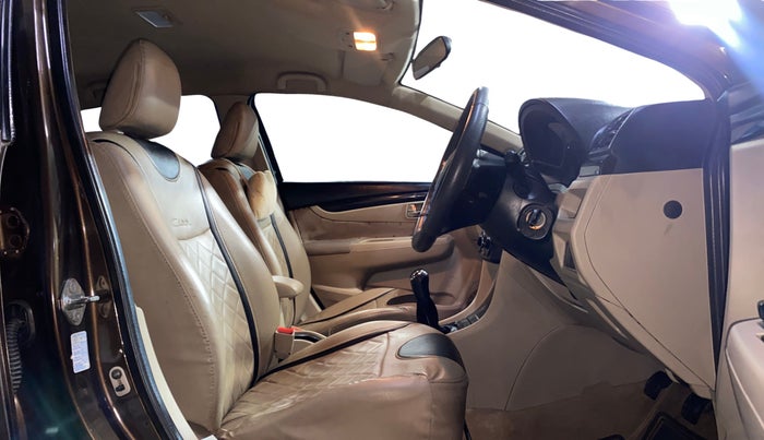 2016 Maruti Ciaz VXI, Petrol, Manual, 87,836 km, Right Side Front Door Cabin