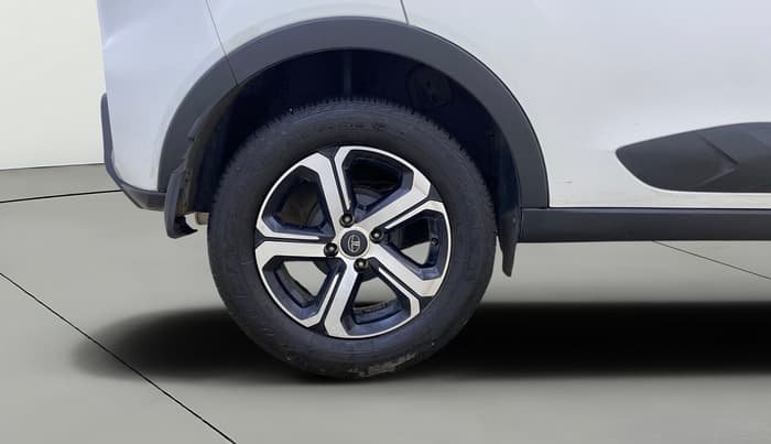 2022 Tata NEXON XZA PLUS SUNROOF DUAL TONE PETROL, Petrol, Automatic, 19,875 km, Right Rear Wheel