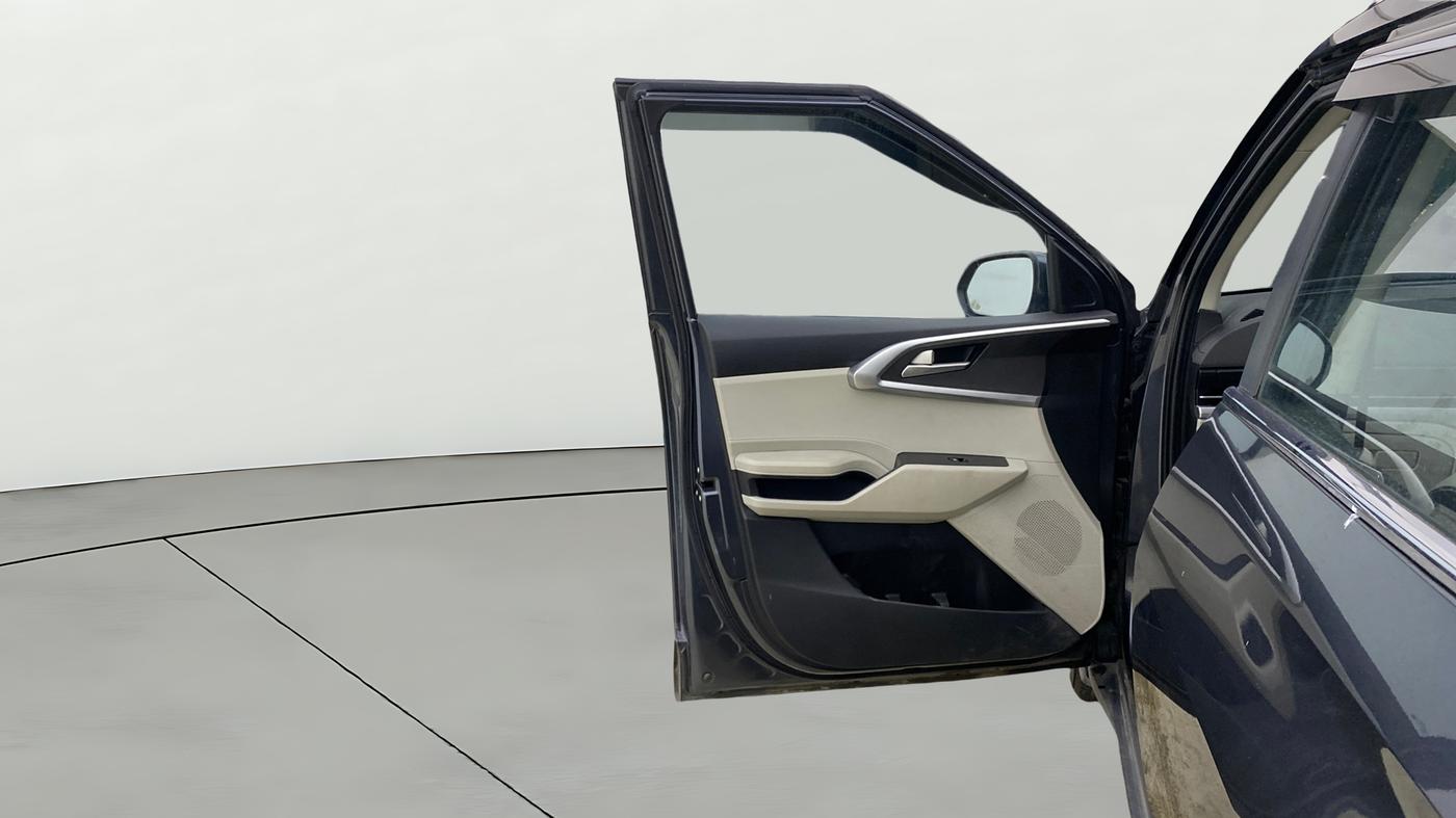 2023 KIA CARENS PRESTIGE 1.5 PETROL 7 STR, Petrol, Manual, 40,272 km, LHS Front Door