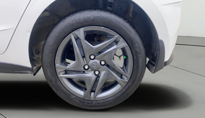 2022 Hyundai NEW I20 SPORTZ 1.5 MT, Diesel, Manual, 66,745 km, Left Rear Wheel