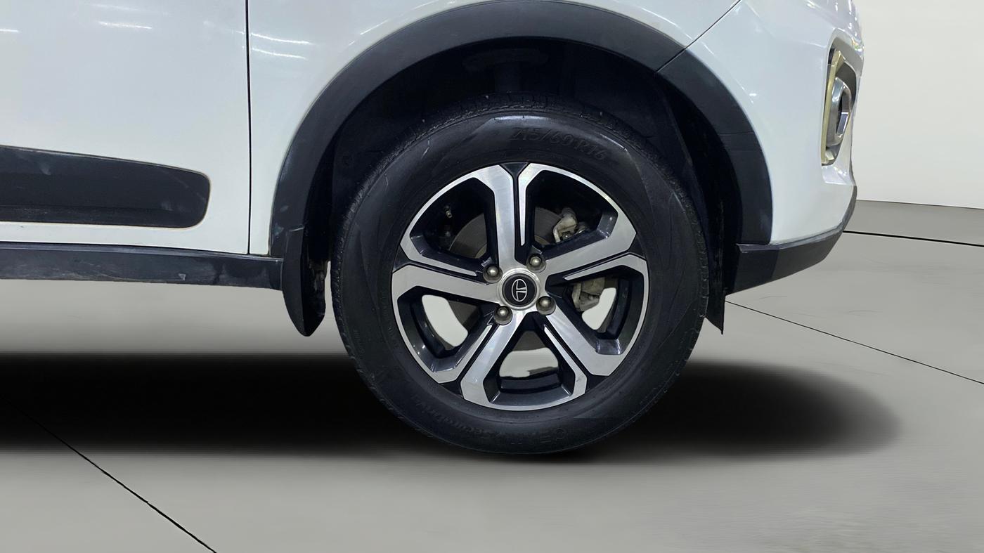 2021 Tata NEXON XZ PLUS PETROL SUNROOF, CNG, Manual, 46,453 km, Right Front Wheel