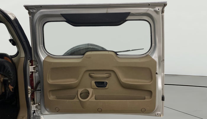 2016 Mahindra TUV300 T8, Diesel, Manual, 1,19,162 km, Boot Door Open