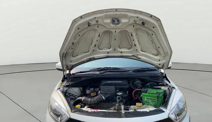 2017 Tata Tiago XT PETROL, Petrol, Manual, 86,671 km, Open Bonet