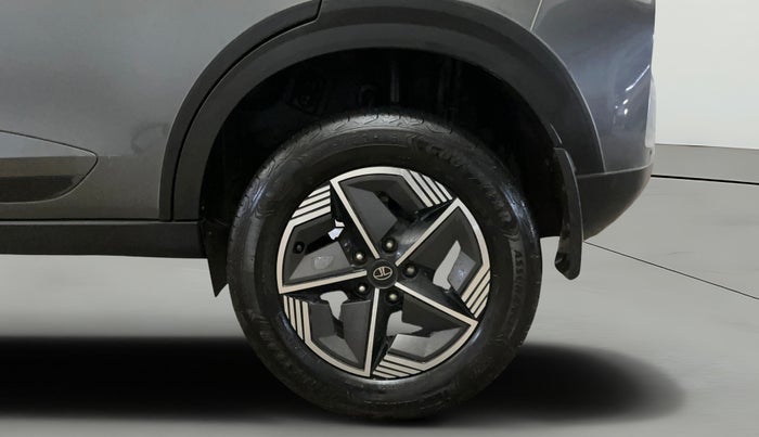 2023 Tata NEXON CREATIVE+ SUNROOF AMT 1.2 PETROL, Petrol, Automatic, 17,261 km, Left Rear Wheel