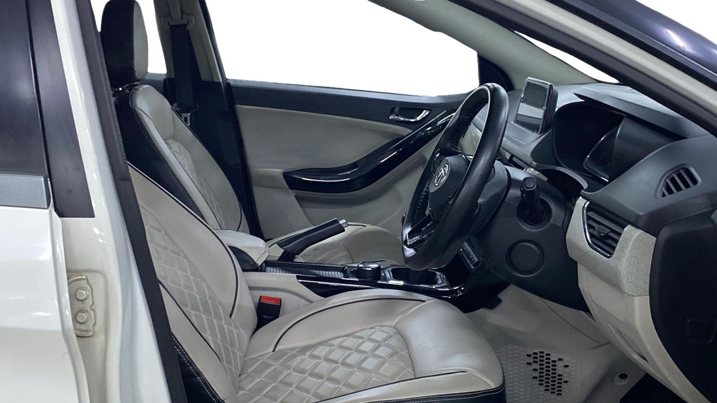 2020 Tata NEXON  XZ Plus LUXS Jet, Petrol, Manual, 55,986 km, Right Side Front Door Cabin