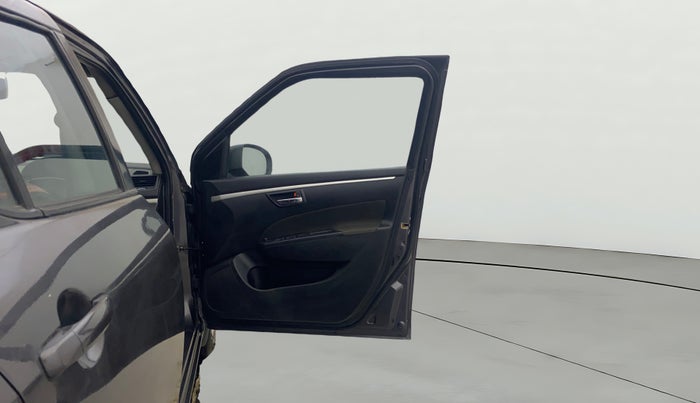 2015 Maruti Swift VXI, Petrol, Manual, 99,745 km, RHS Front Door