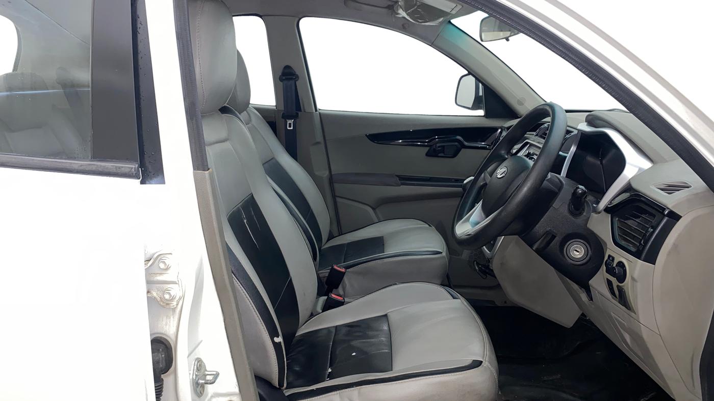 2016 Mahindra Kuv100 K6 D 5 STR, Diesel, Manual, 64,018 km, Right Side Front Door Cabin