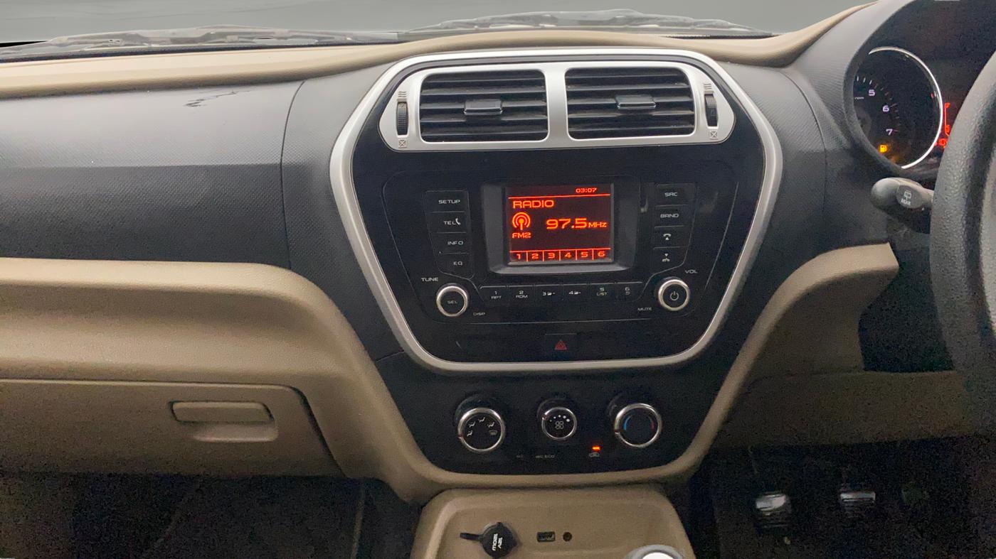 2016 Mahindra TUV300 T8, Diesel, Manual, 76,139 km, Air Conditioner