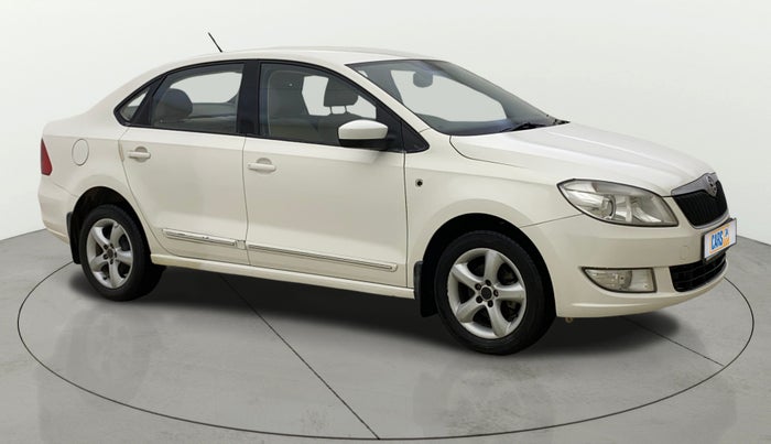 2014 Skoda Rapid ELEGANCE 1.6 MPI AT, Petrol, Automatic, 62,543 km, Right Front Diagonal