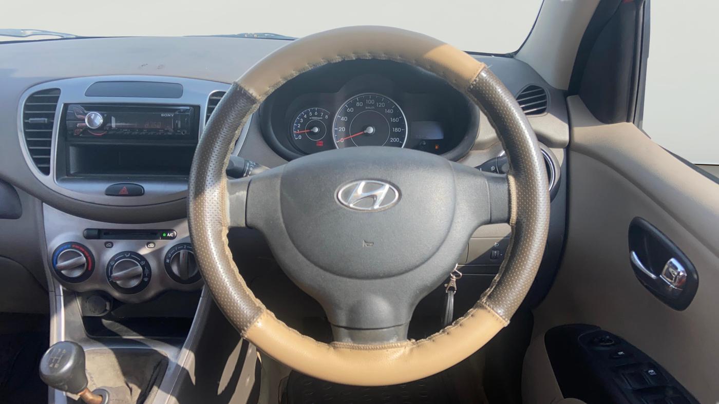 2013 Hyundai i10 MAGNA 1.2, Petrol, Manual, 55,606 km, Steering Wheel Close Up