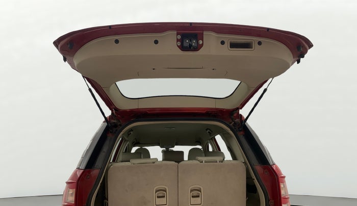 2016 Mahindra XUV500 W4, Diesel, Manual, 1,02,852 km, Boot Door Open